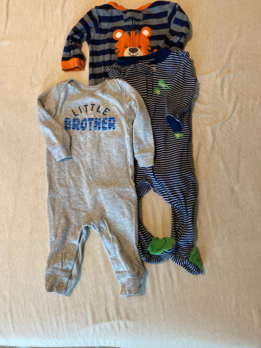 Seller #86 *REDUCED* Boys long sleeve sleepers (6-9 month)