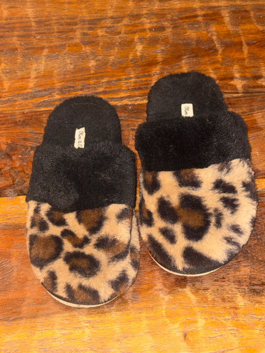 #182 13/1 leopard slippers