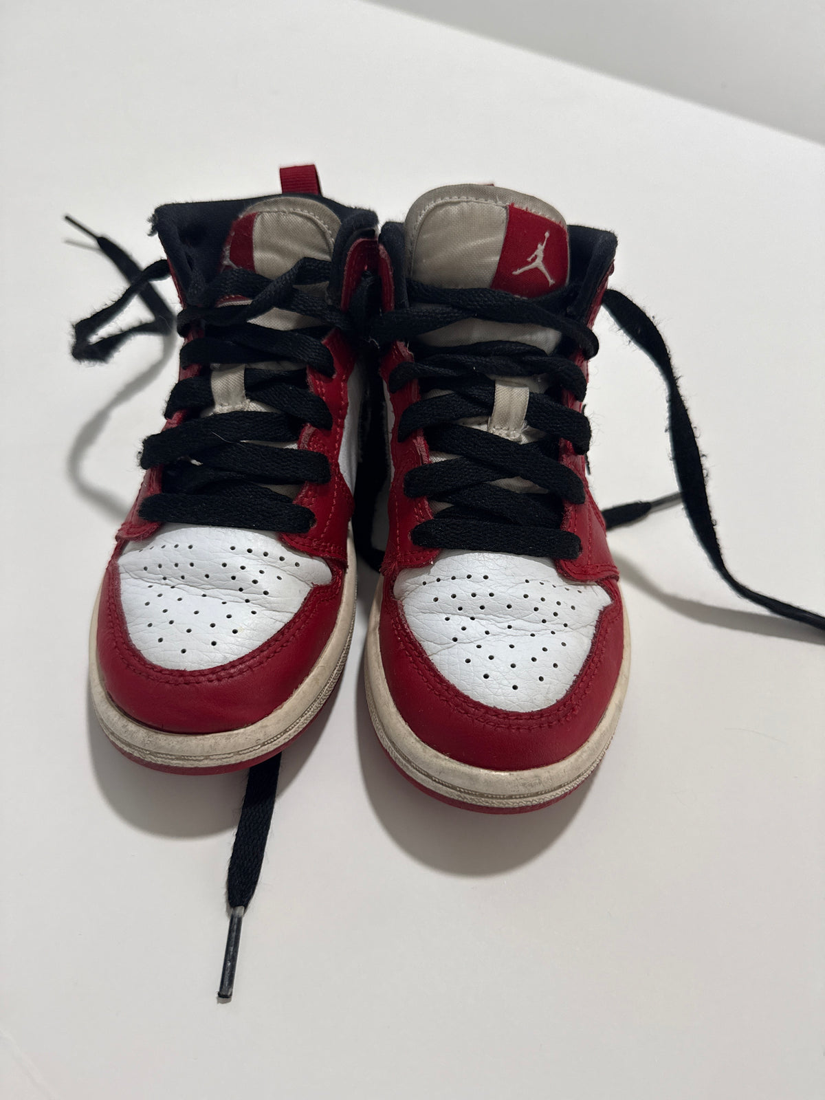 #64 Nike Air Jordan Red Black and White Mid Chicago Size 11