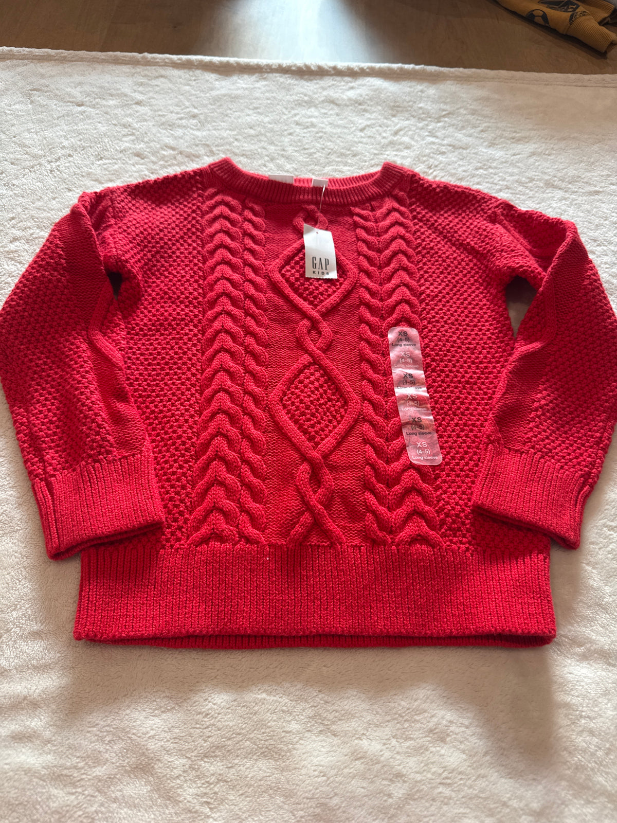 #81 Girls 4/5 Gap red sweater nwt