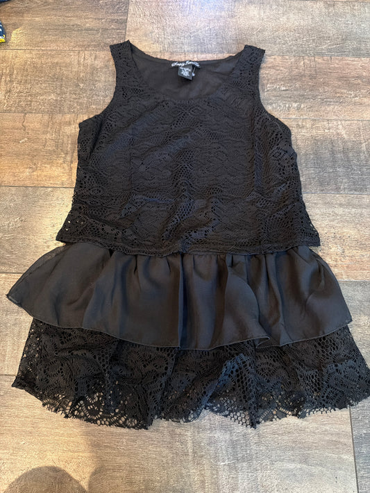 #107 nwot- womens size small black layered tank