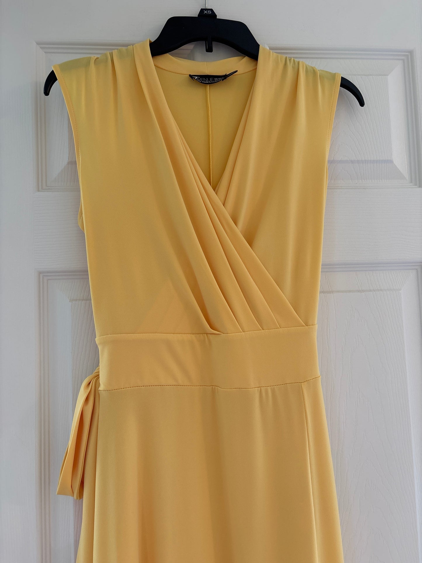 Seller #62 Women's 7th Avenue New York and Company yellow sleeveless romper sz small EUC