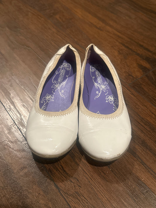 Size 11.5 girls Kenneth Cole white flats
