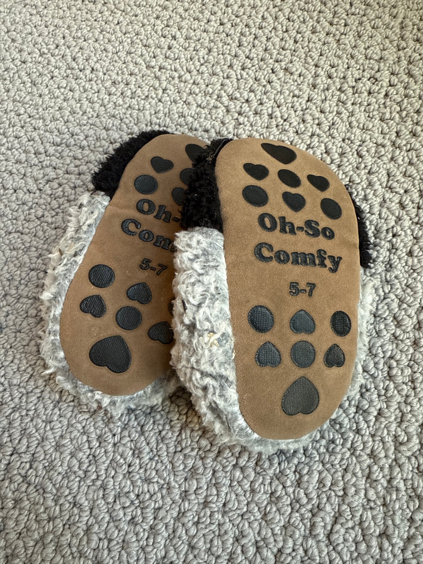 Seller 8 - girls size 5-7 kitten slippers