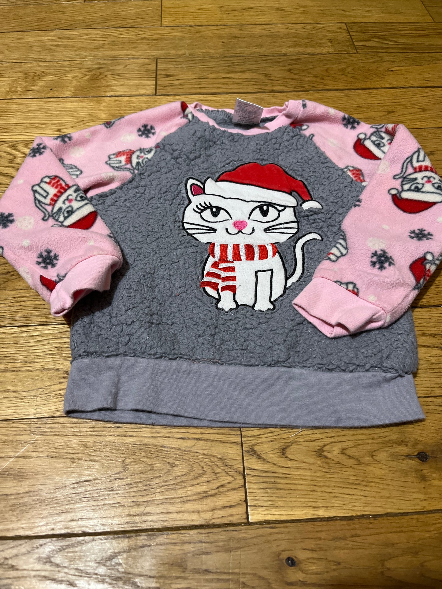 Seller 67 - cat Christmas top 3