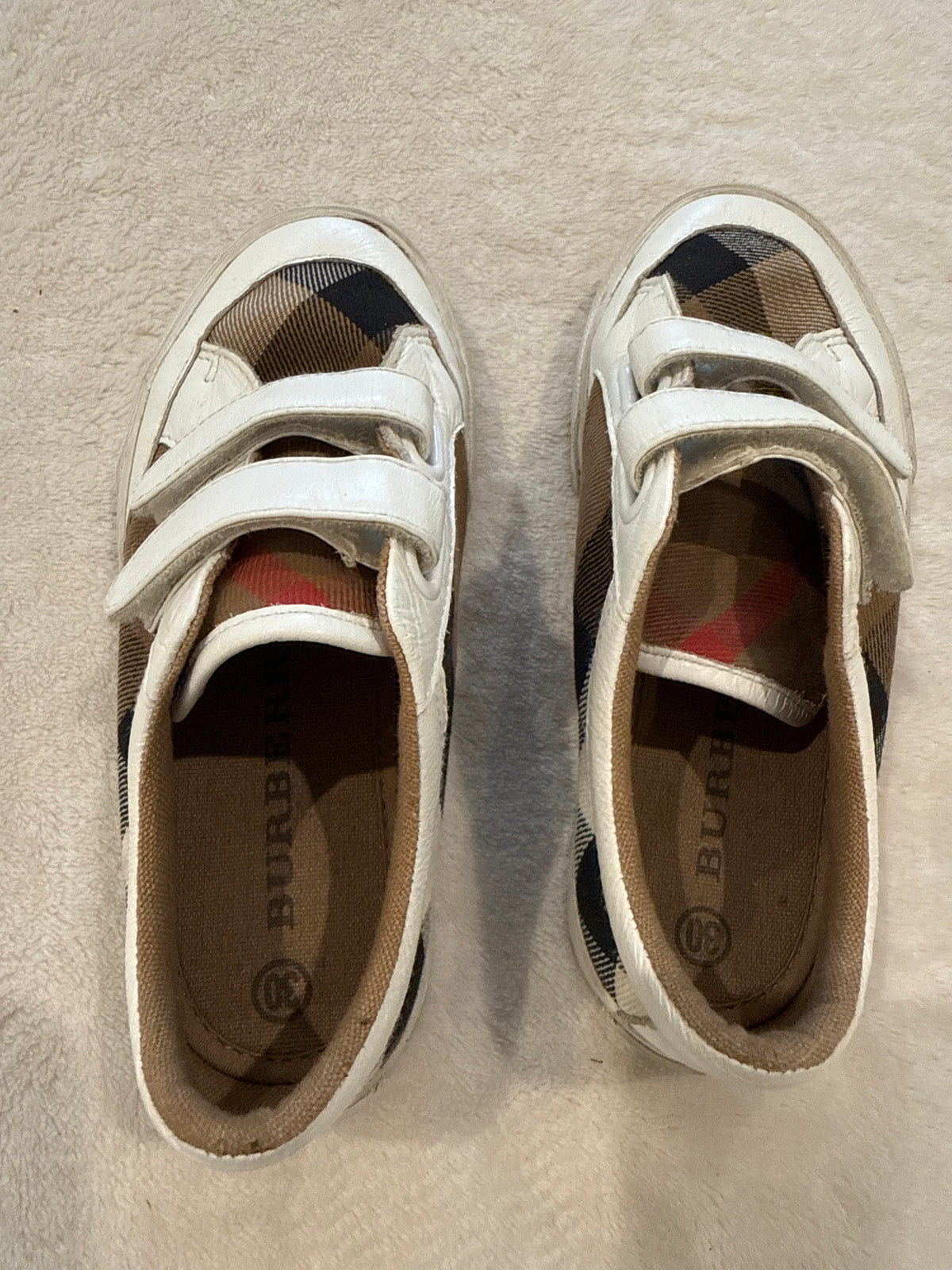 #81 Boys Shoe 30 (12/12.5) Burberry