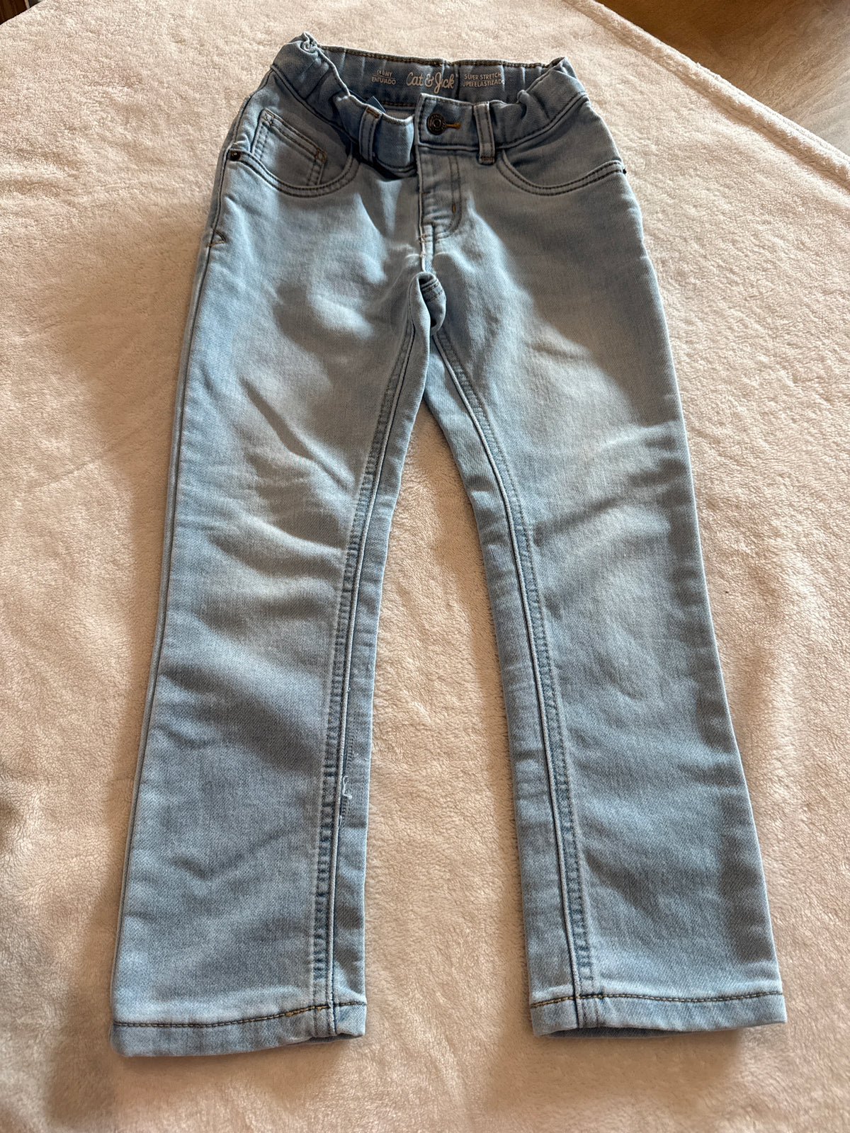#81 Girls 5T cat and Jack adjustable jeans