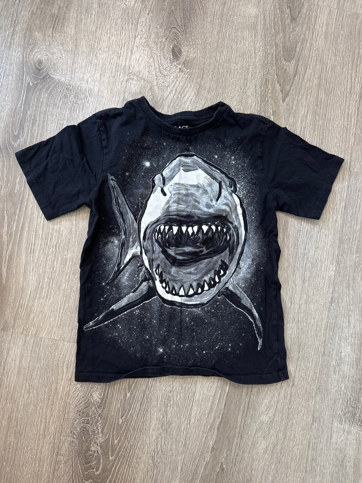 #149 Boys 7/8 children’s place shark shirt