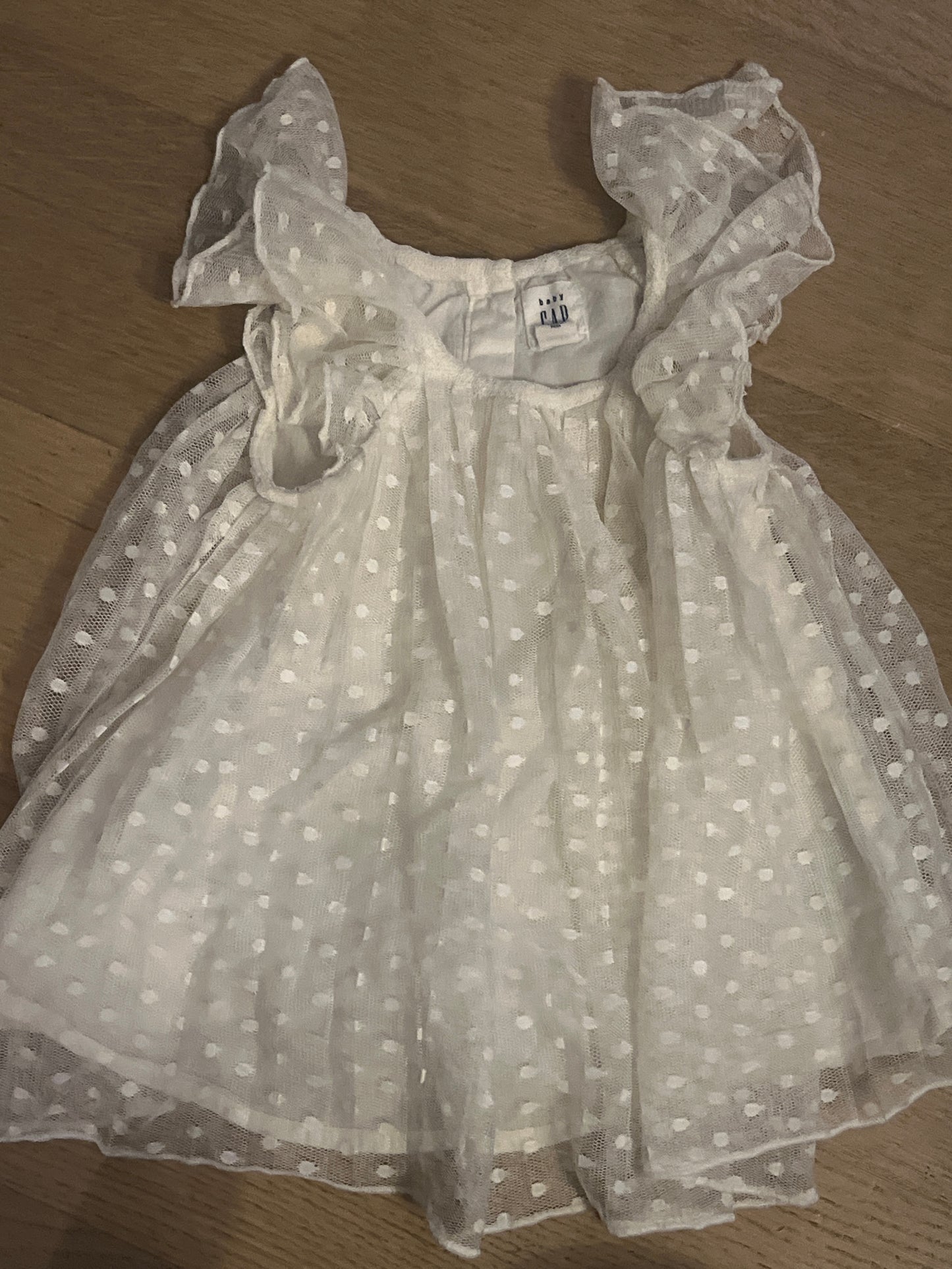 80b 3-6 mo gap white lacy dress