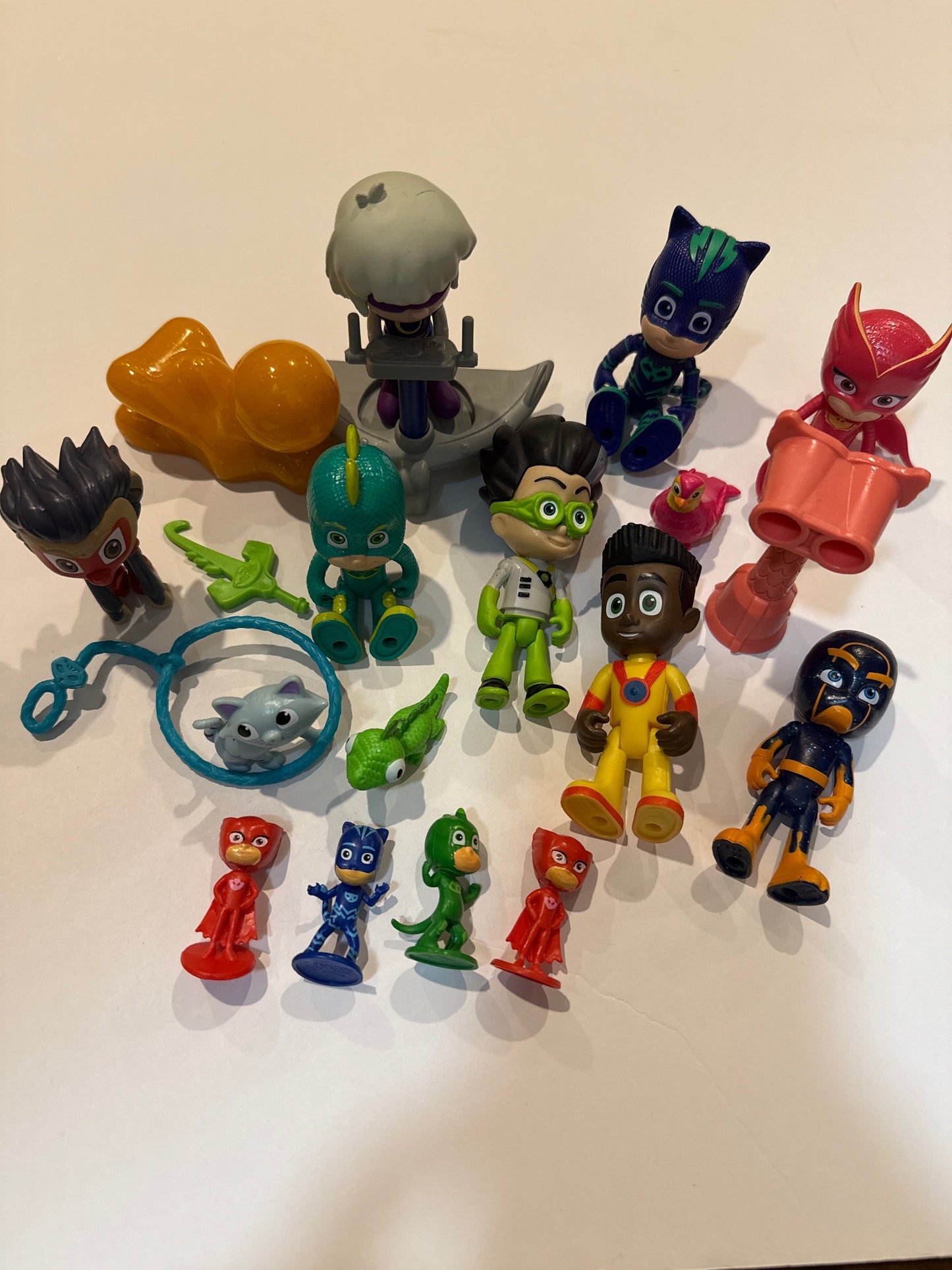 Seller #216, PJ Masks Deluxe Figure Set
