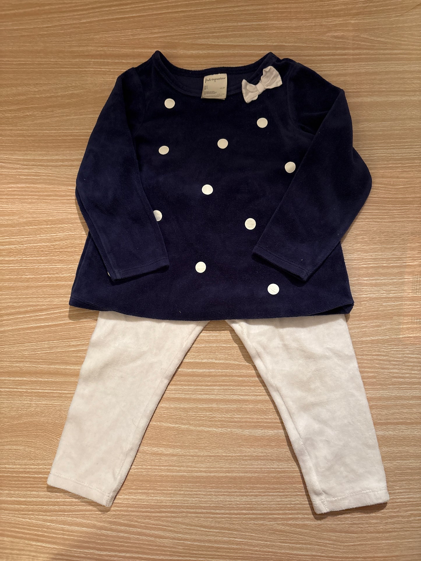 #102 First Impressions 3T Girls Velour Navy and White Outfit