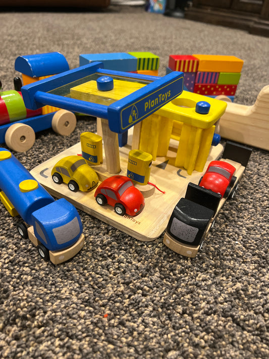 Plantoys wooden playset + wooden train and cars
