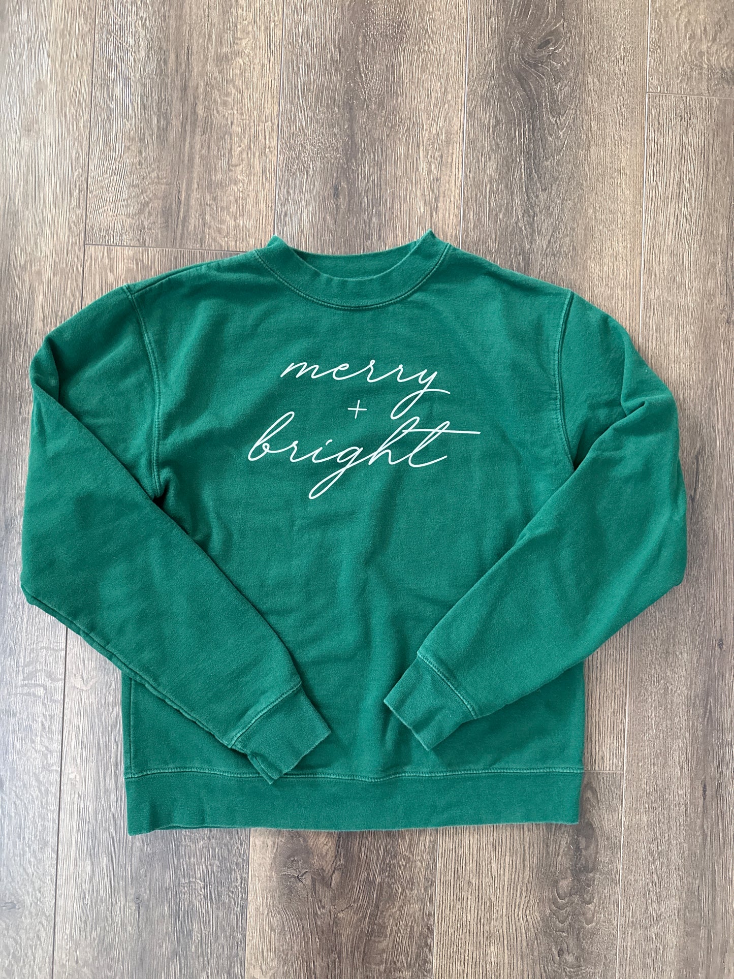#173-women's green holiday sweatshirt size S