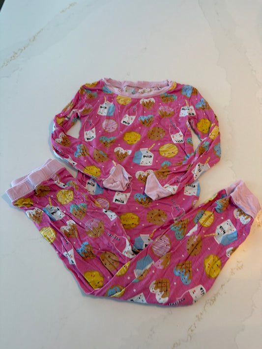 #133 Little Sleepies 4T pajamas