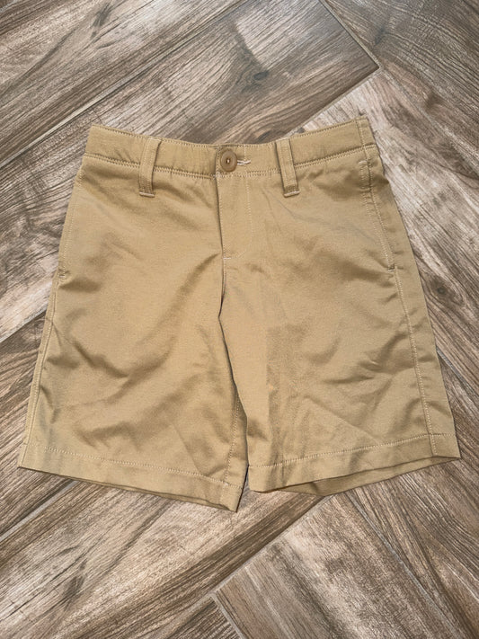 #208 Boys size  6Under Armour shorts