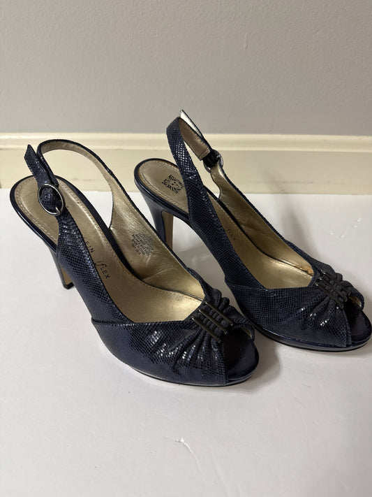 Seller #216, Women’s Anne Klein flex navy metallic heels, sz 8 EUC