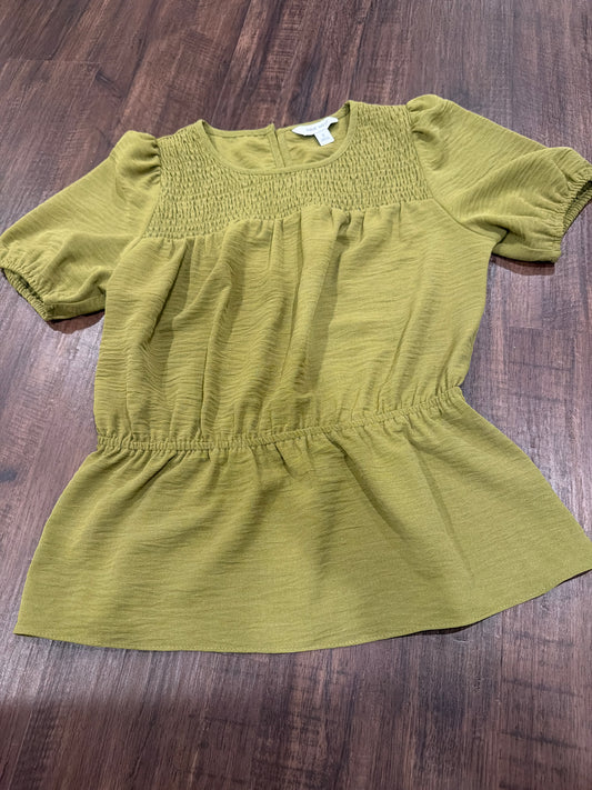 #107 womens size small nine west shoet sleeve top