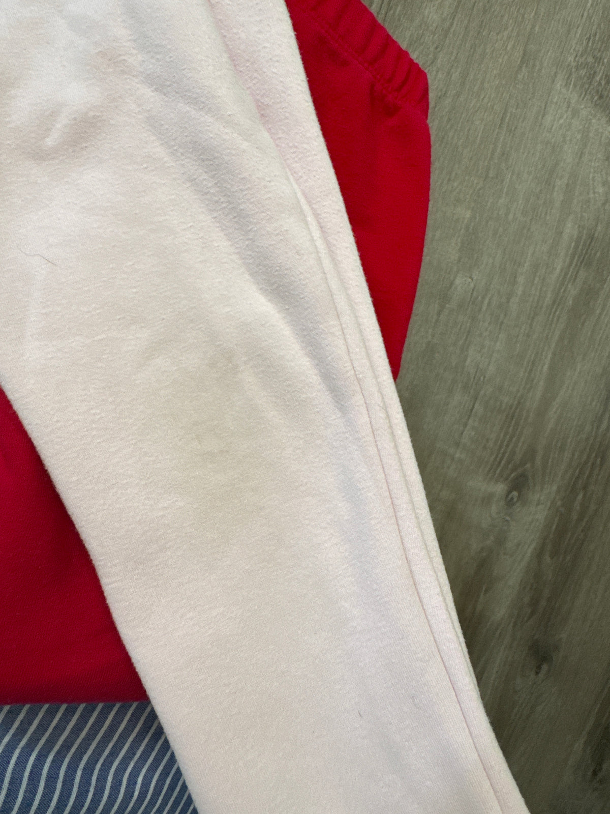 #149 Girls 4T sweatpants and fleece lined leggings