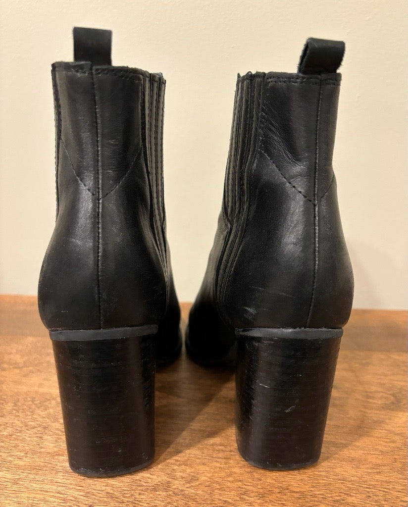 Marc Fisher Alva Pointy Toe Black Leather Bootie - Women's Size 7
