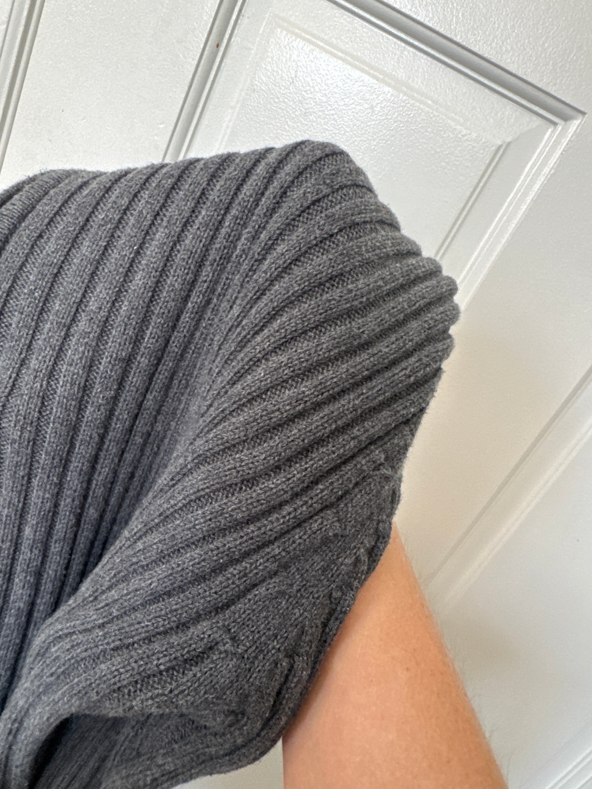 #149 Men’s L Steve & Barry’s full zip grey sweater