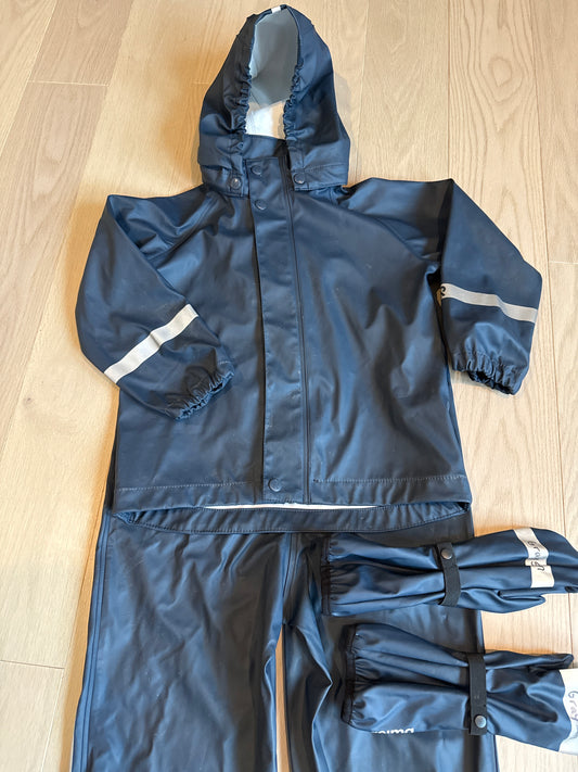 Seller #216 Boys or girls Reima navy rain suit with matching gloves, sz 4T