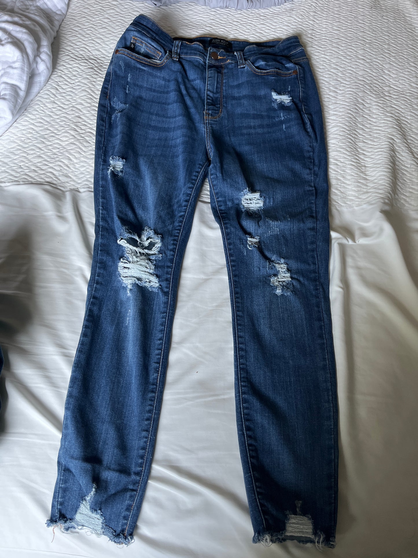 13/31 Judy Blue skinny jeans