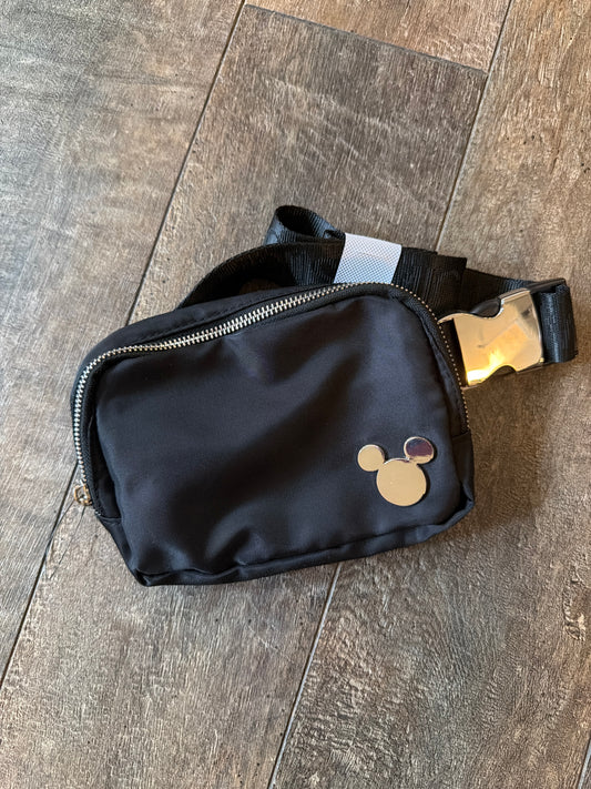 #129 nwot Disney belt bag