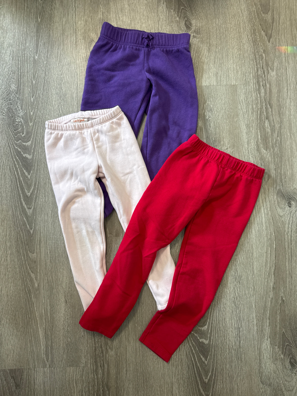 #149 Girls 4T sweatpants and fleece lined leggings