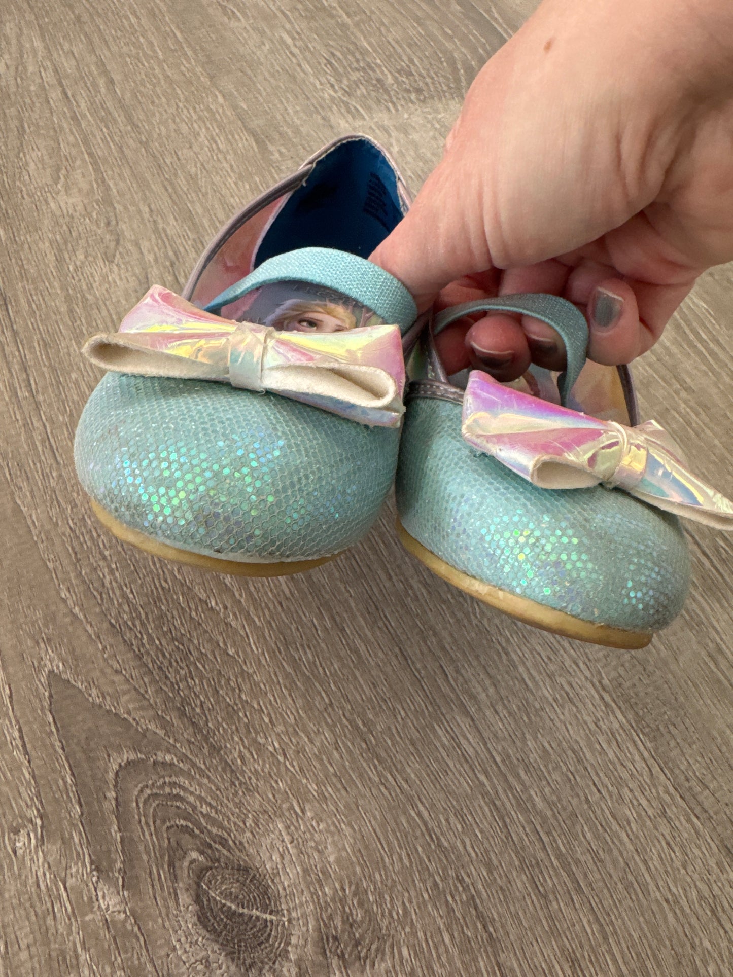 #149 Girls Disney Elsa dress up shoe size 9