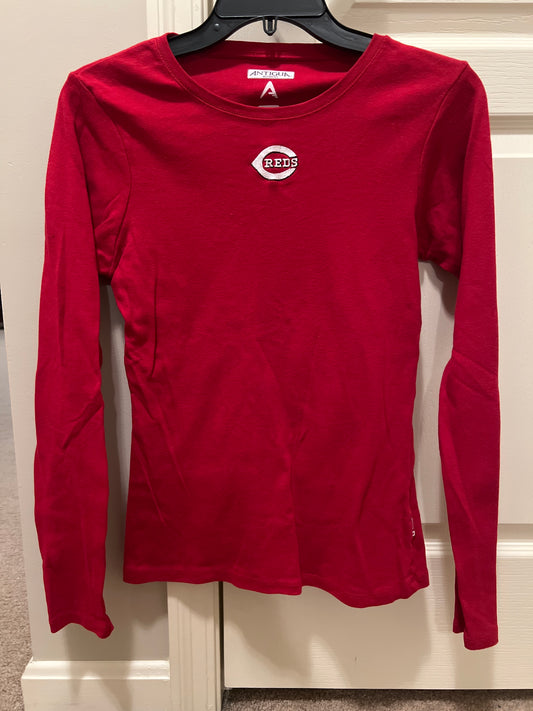 Women’s Antigua Cincinnati Reds long sleeve tshirt size M