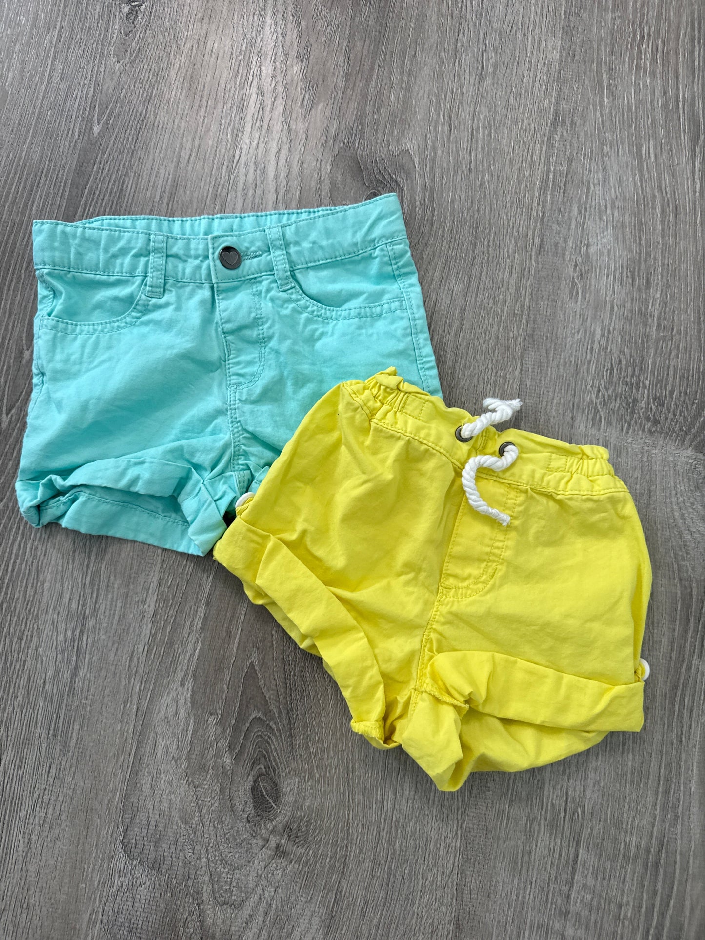 #149 reduced Girls 3T aqua and yellow shorts