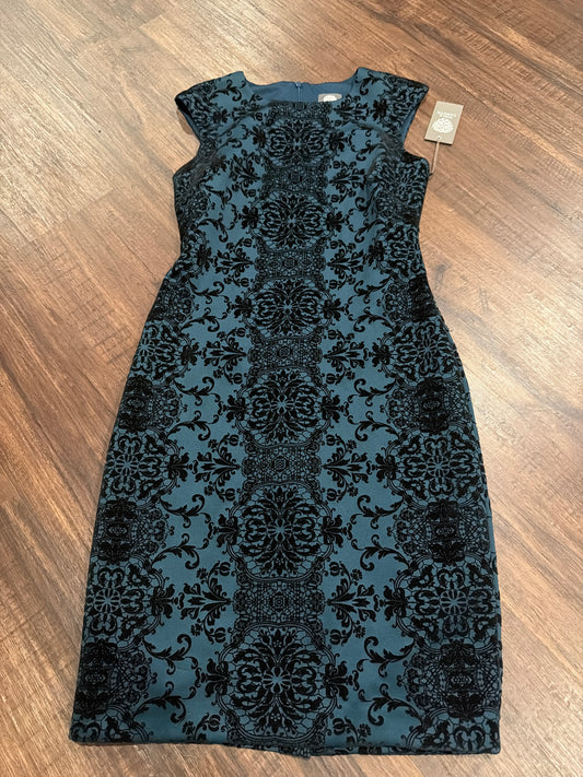 #107 nwt size 6 Vince Camuto dress