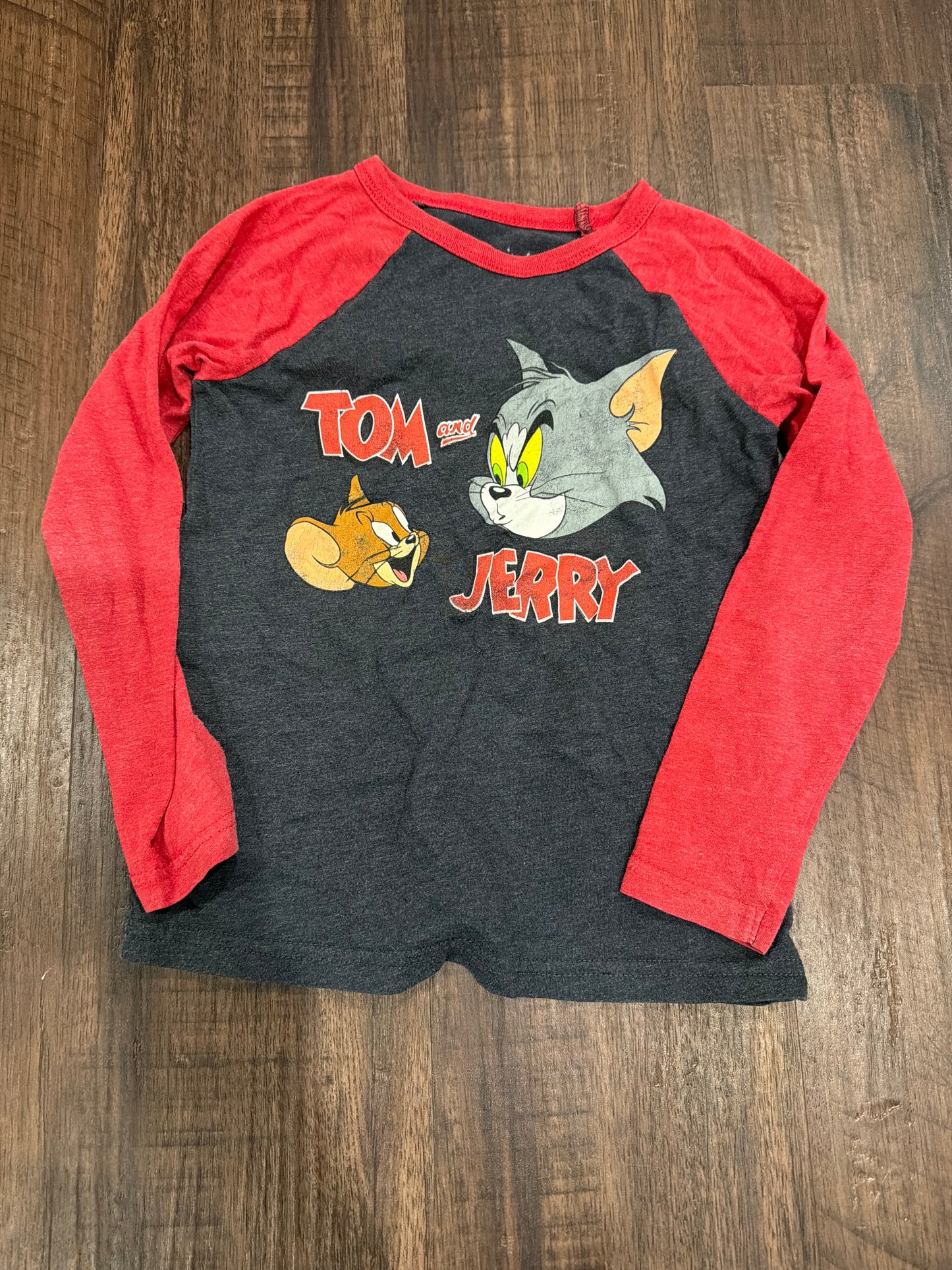 #107 boys size 6 Tom and Jerry long sleeve tee shirt