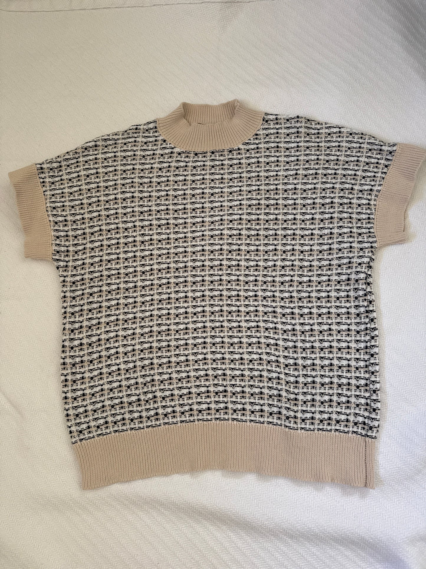 Seller #127 Women's Tahari knit top size medium