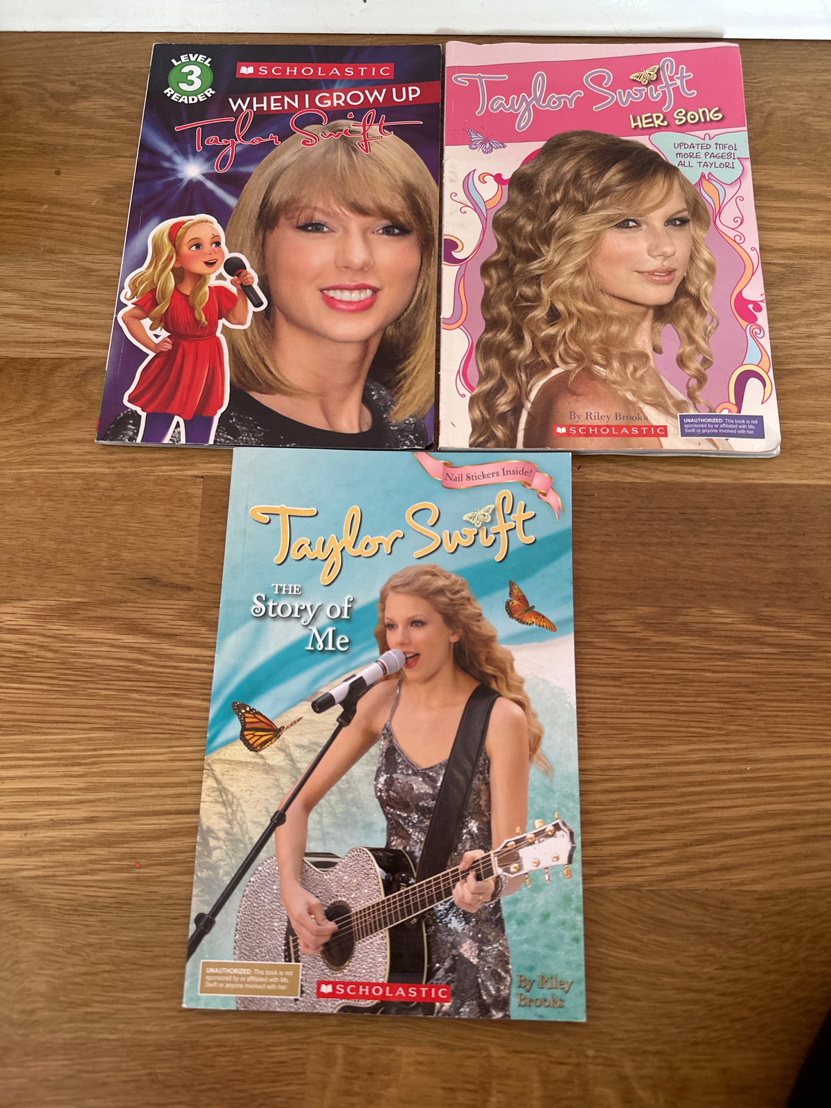 #130 Taylor Swift Book Bundle