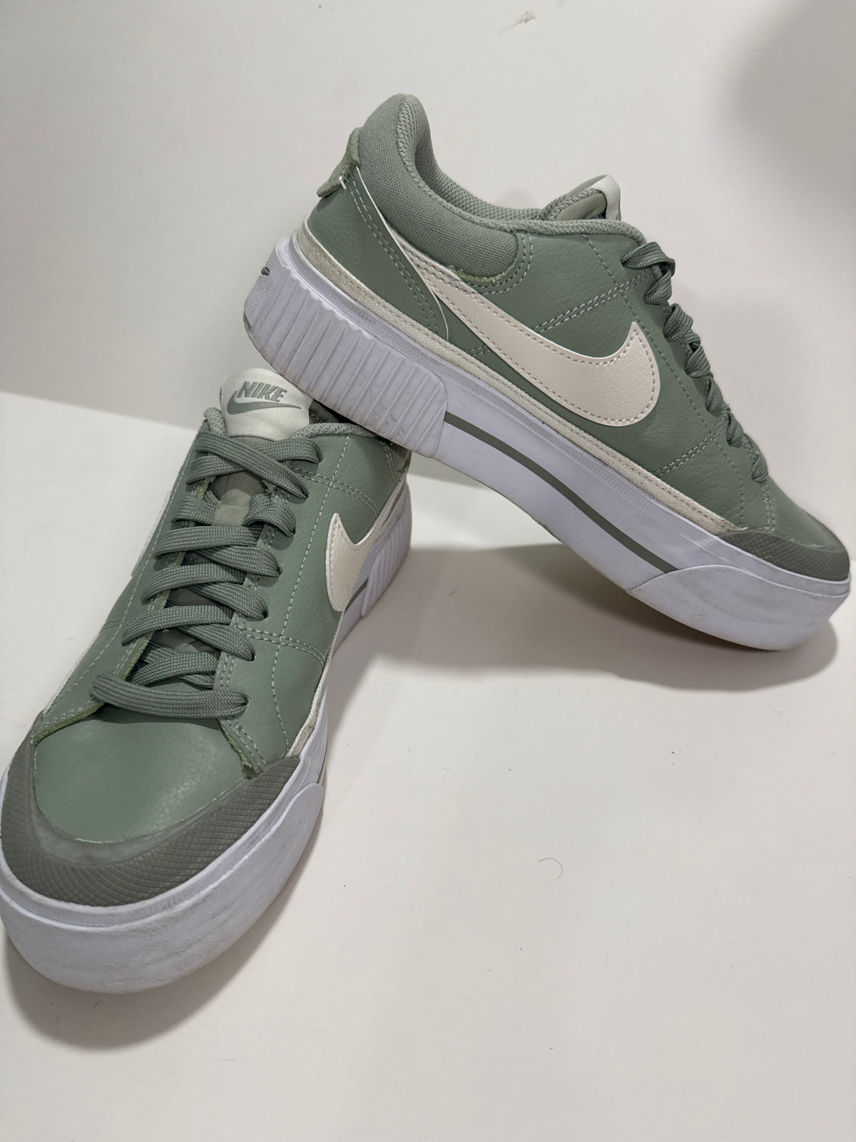 #64 Nike Women’s Court Legacy Lift (platform) in Jade EUC Size 7