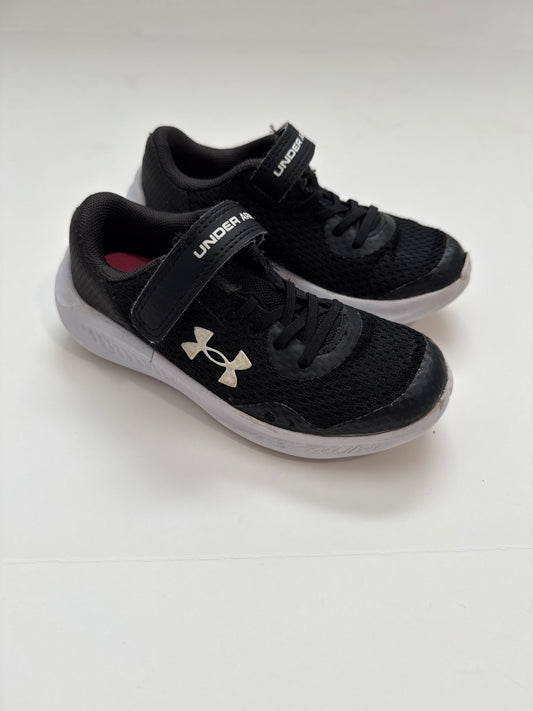 #64 Girls Under Armour Black Velcro Shoes Size 11