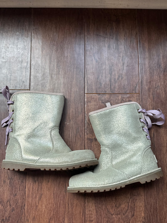 73b UGG Sz 10