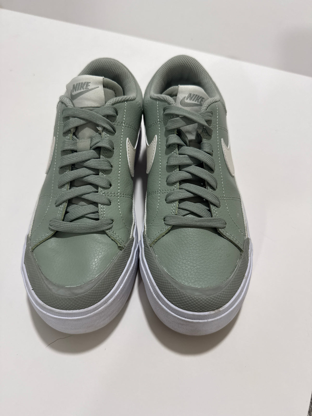 #64 Nike Women’s Court Legacy Lift (platform) in Jade EUC Size 7