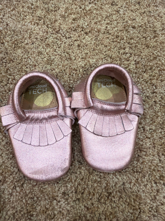 #47, girls size 5.5, cloud tech. Pink moccasins