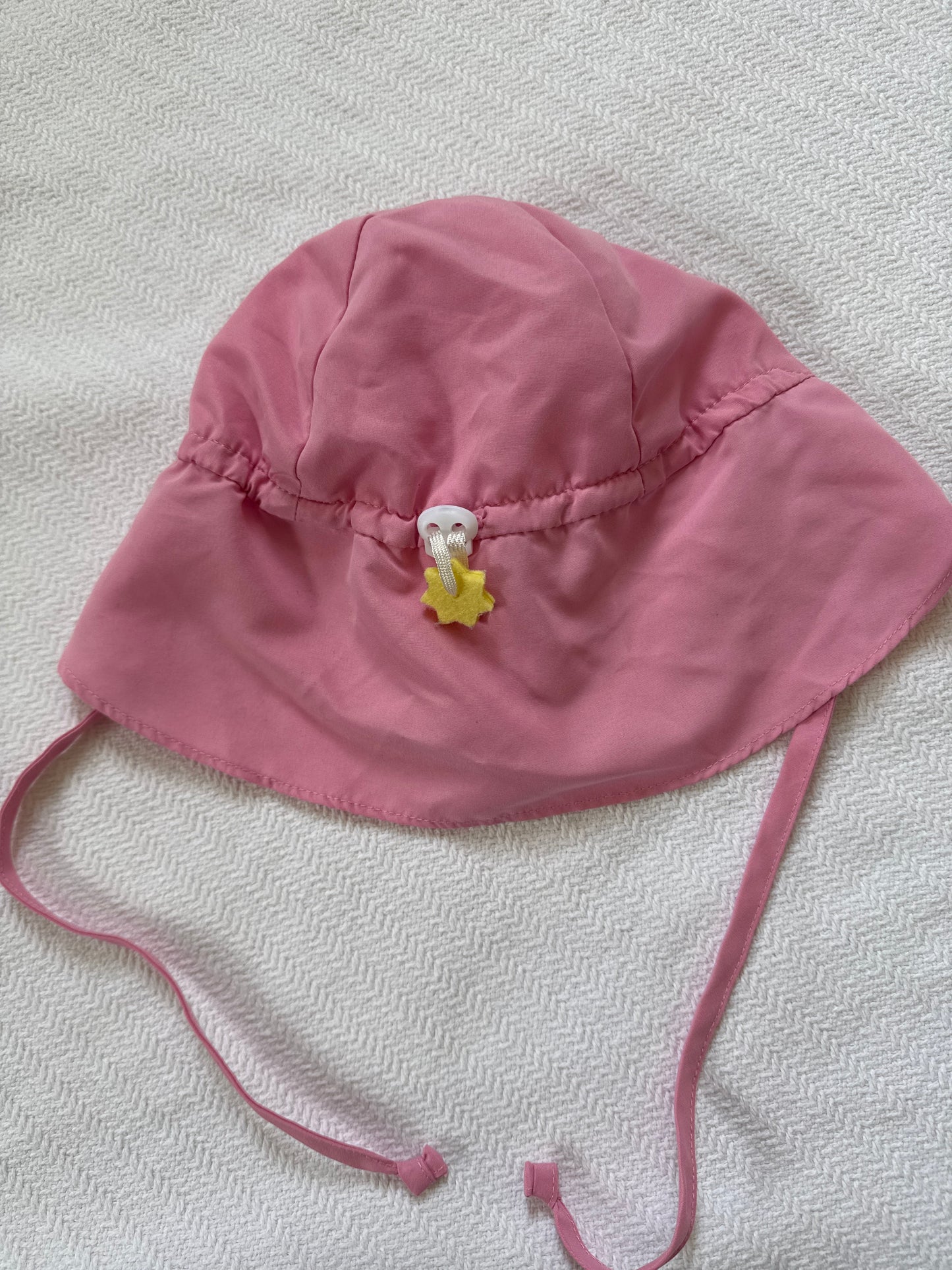 Seller #127 Girls Green Sprouts Hat 0-6 months