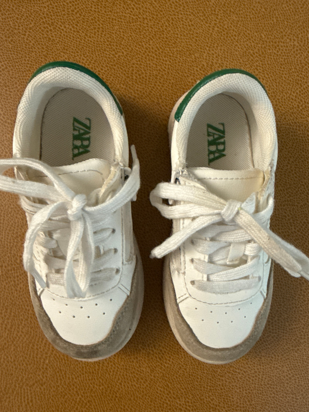 #87 Zara size 26 size 9 boys shoes GUC for slight discoloration on suede)
