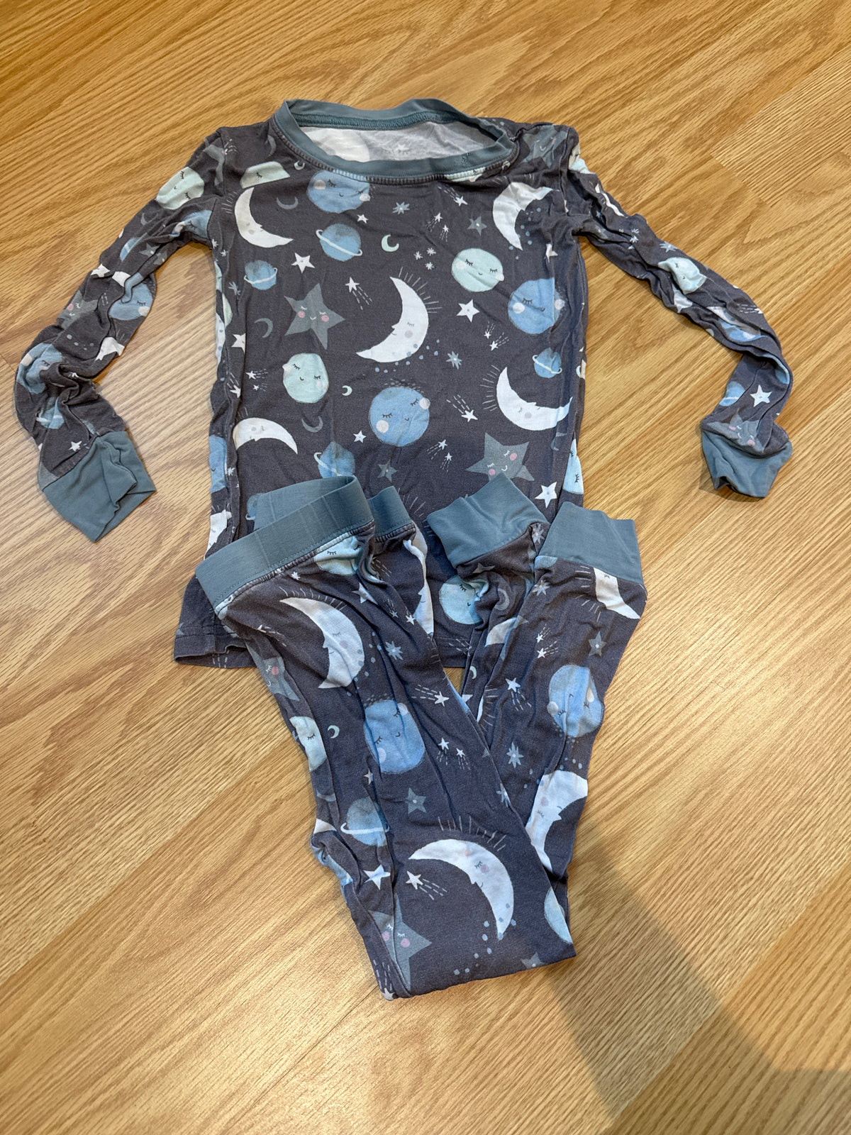 #87 little sleepies 3t bamboo blue moon pajamas GUC