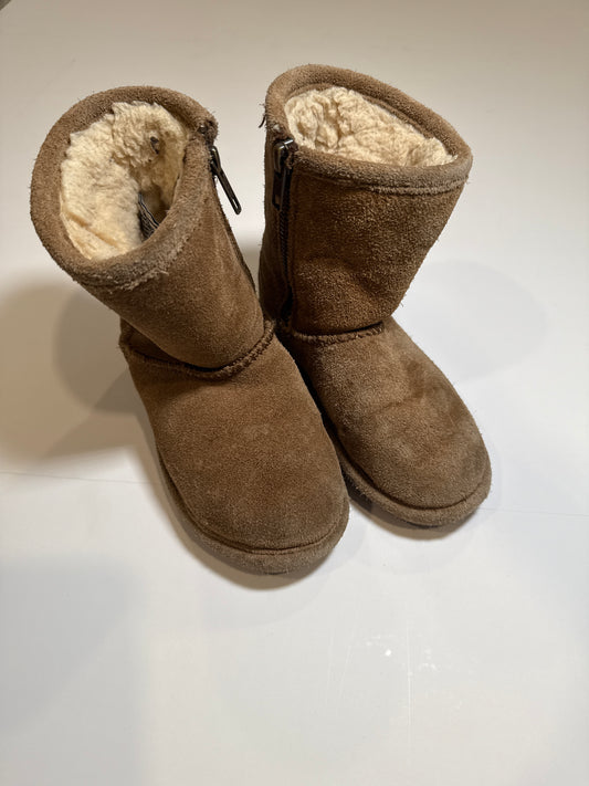 #96 Girls Bearpaw Boots Size 10C