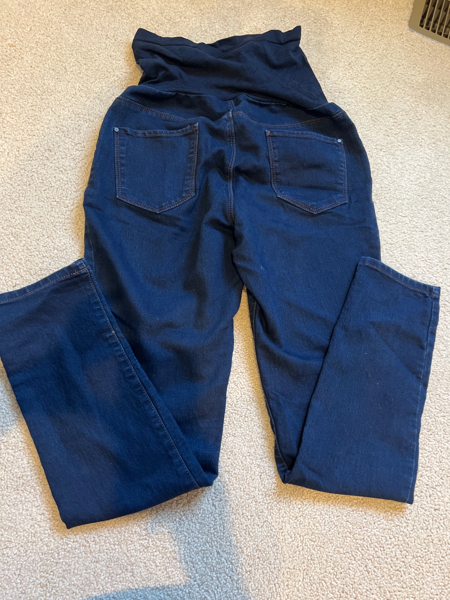 Loved brand maternity jeans, size small