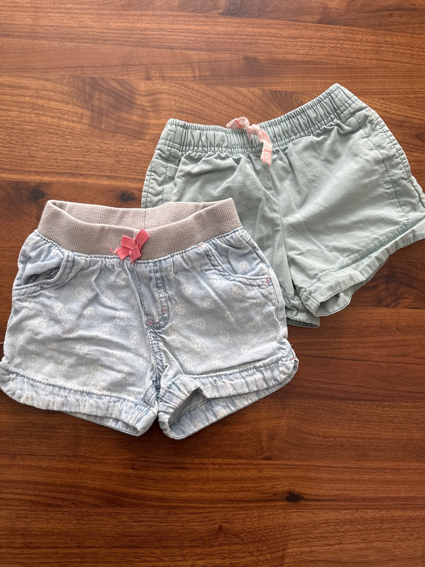Seller 179 - Set of 2 girls 4T shorts