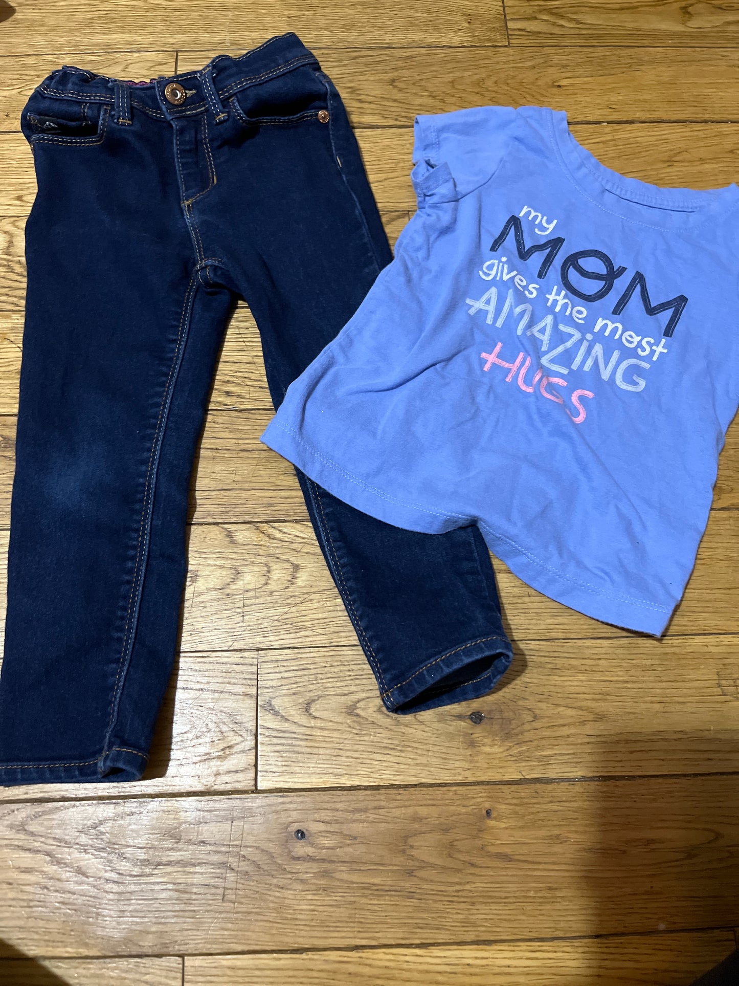 Seller 67 - mom hugs outfit 3