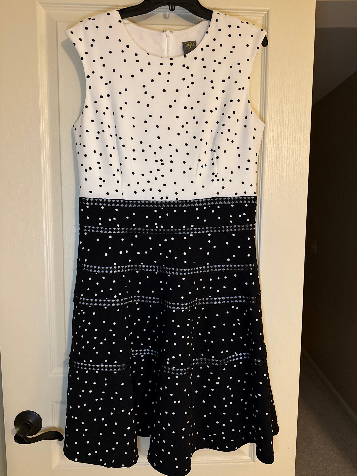 Seller #216, Women’s Taylor black and white dress, sz 12 EUC