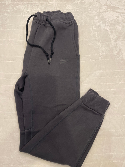 #212 Mens Nike tech pants size small