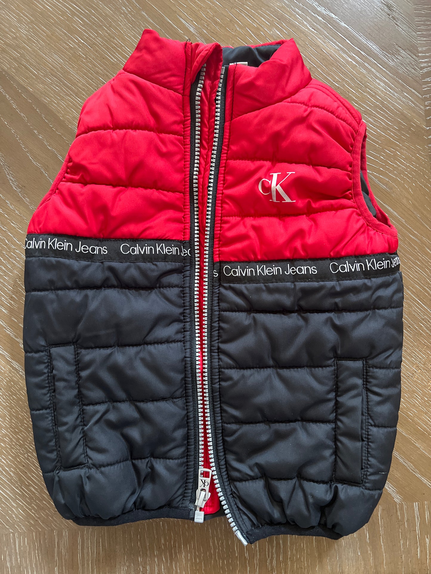 89A Calvin Klein 3t boys vest VGUC